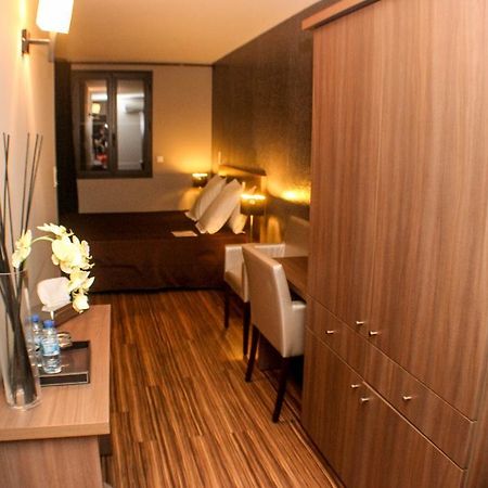 Bhb Hotel Bagnols-sur-Cèze Екстериор снимка