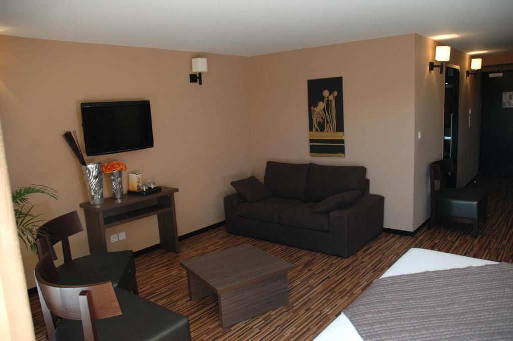 Bhb Hotel Bagnols-sur-Cèze Стая снимка