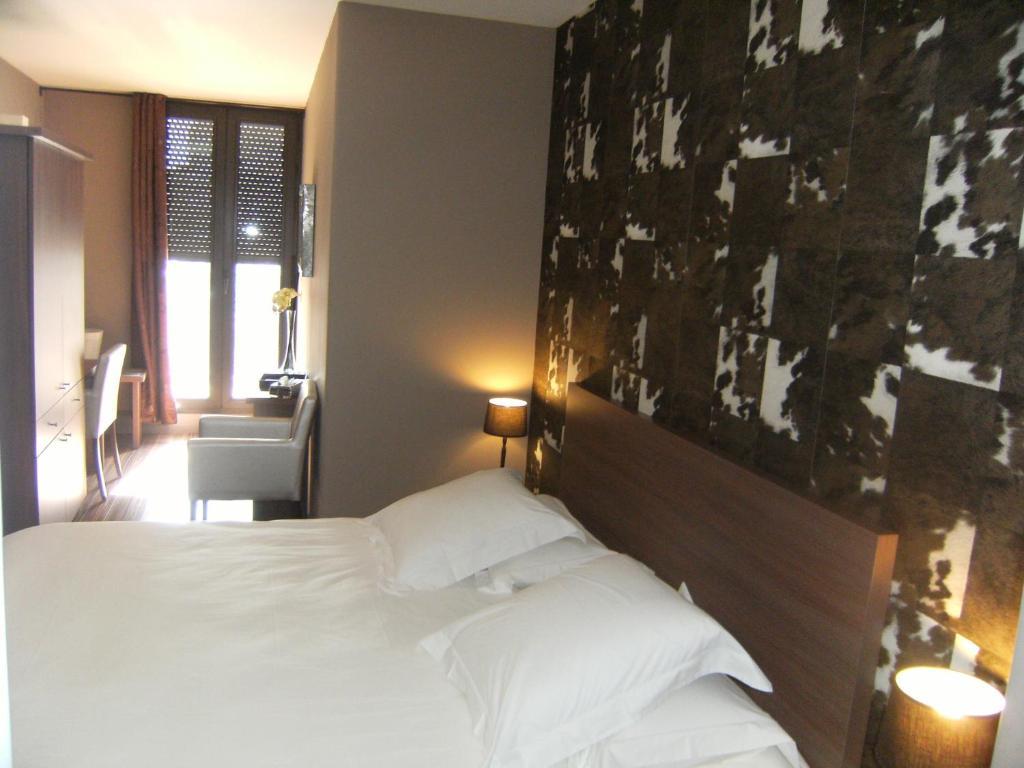 Bhb Hotel Bagnols-sur-Cèze Екстериор снимка