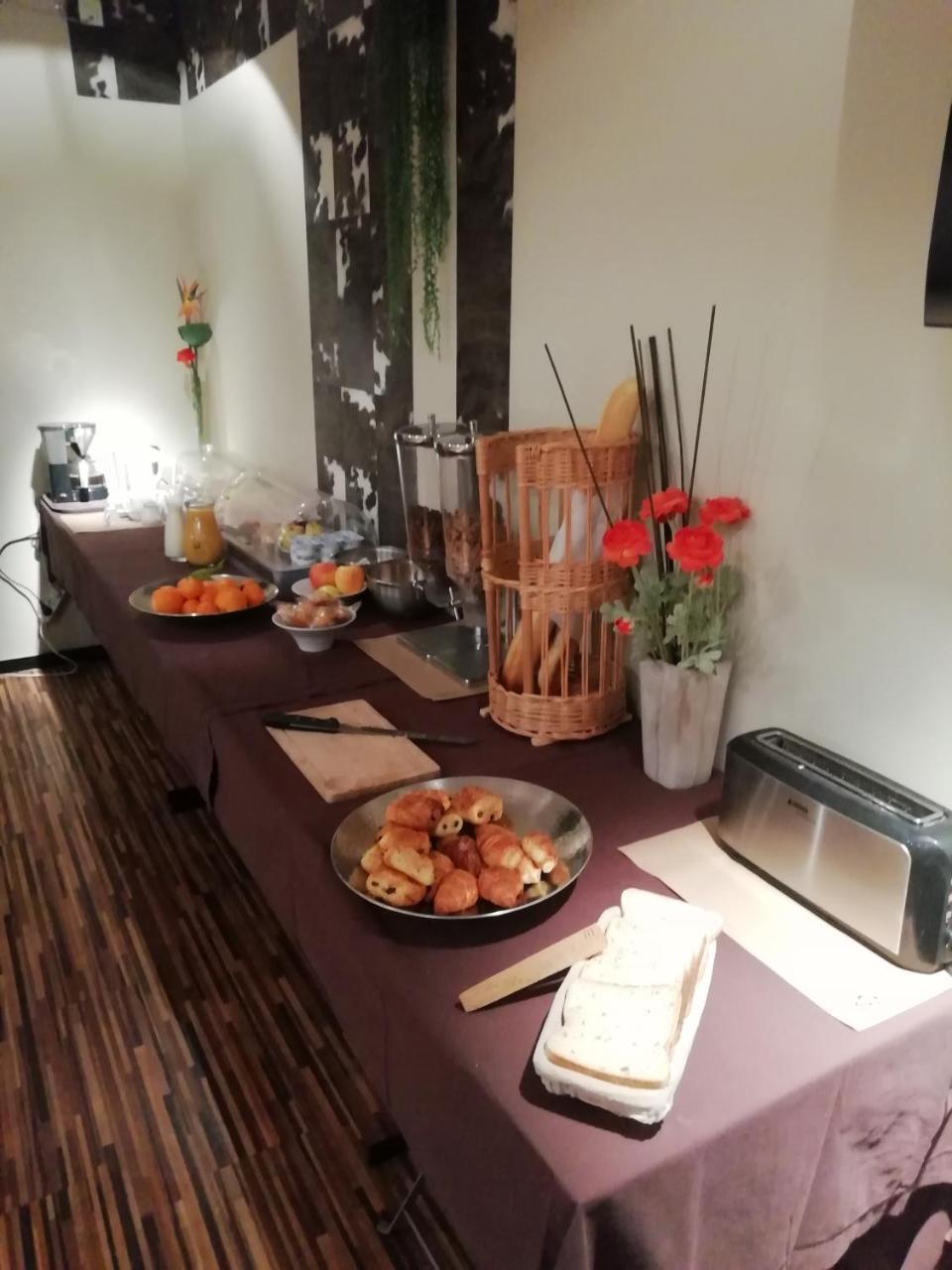 Bhb Hotel Bagnols-sur-Cèze Екстериор снимка